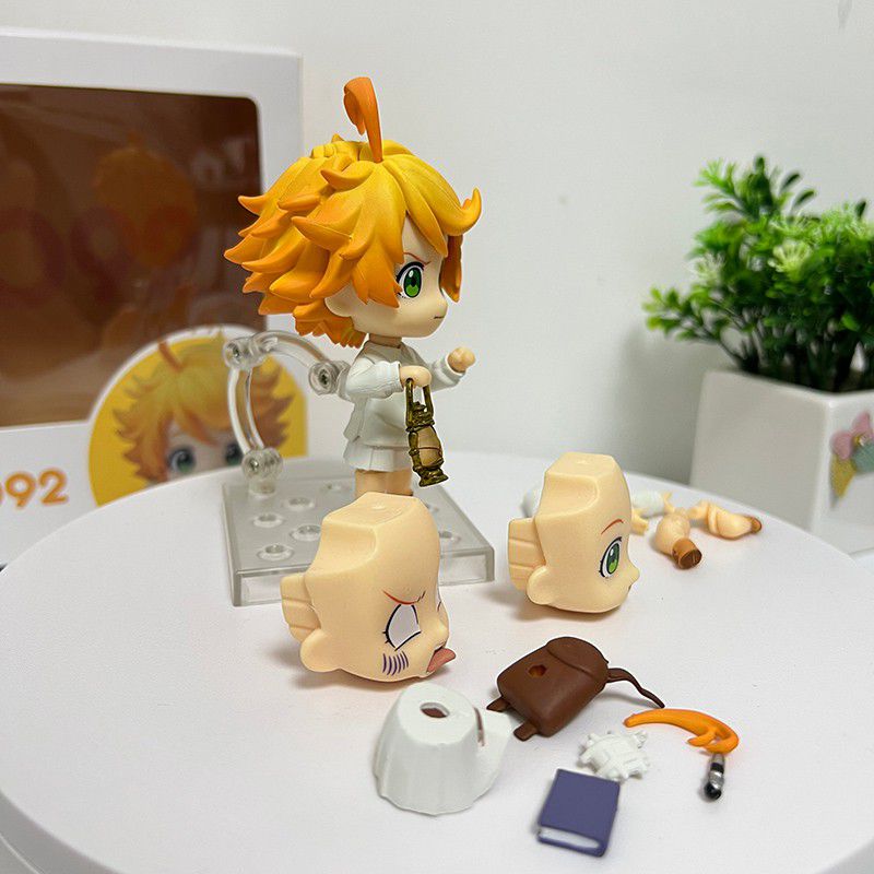 Action Figure Emma - The Promised Neverland Nendo