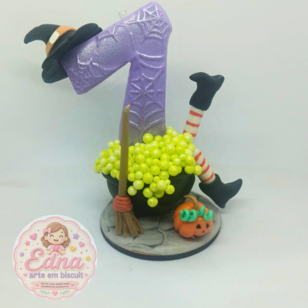 Vela decorada Bruxinha - pronta entrega