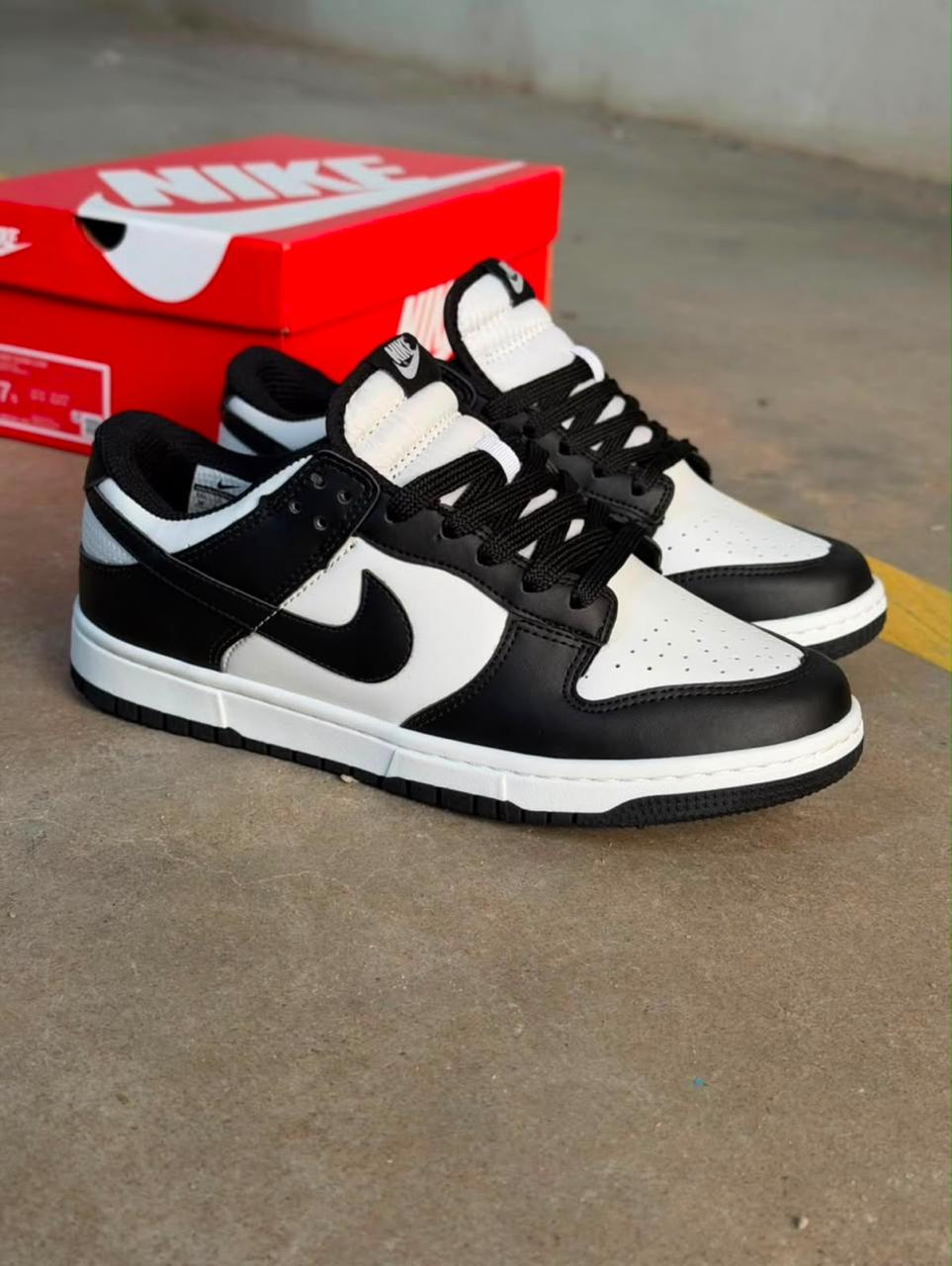 Tênis Nike Sb dunk Panda Preto com Branco