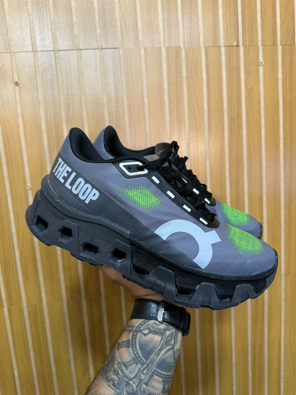 Tênis On Cloud Cinza/Preto/Verde Importado Vietnã
