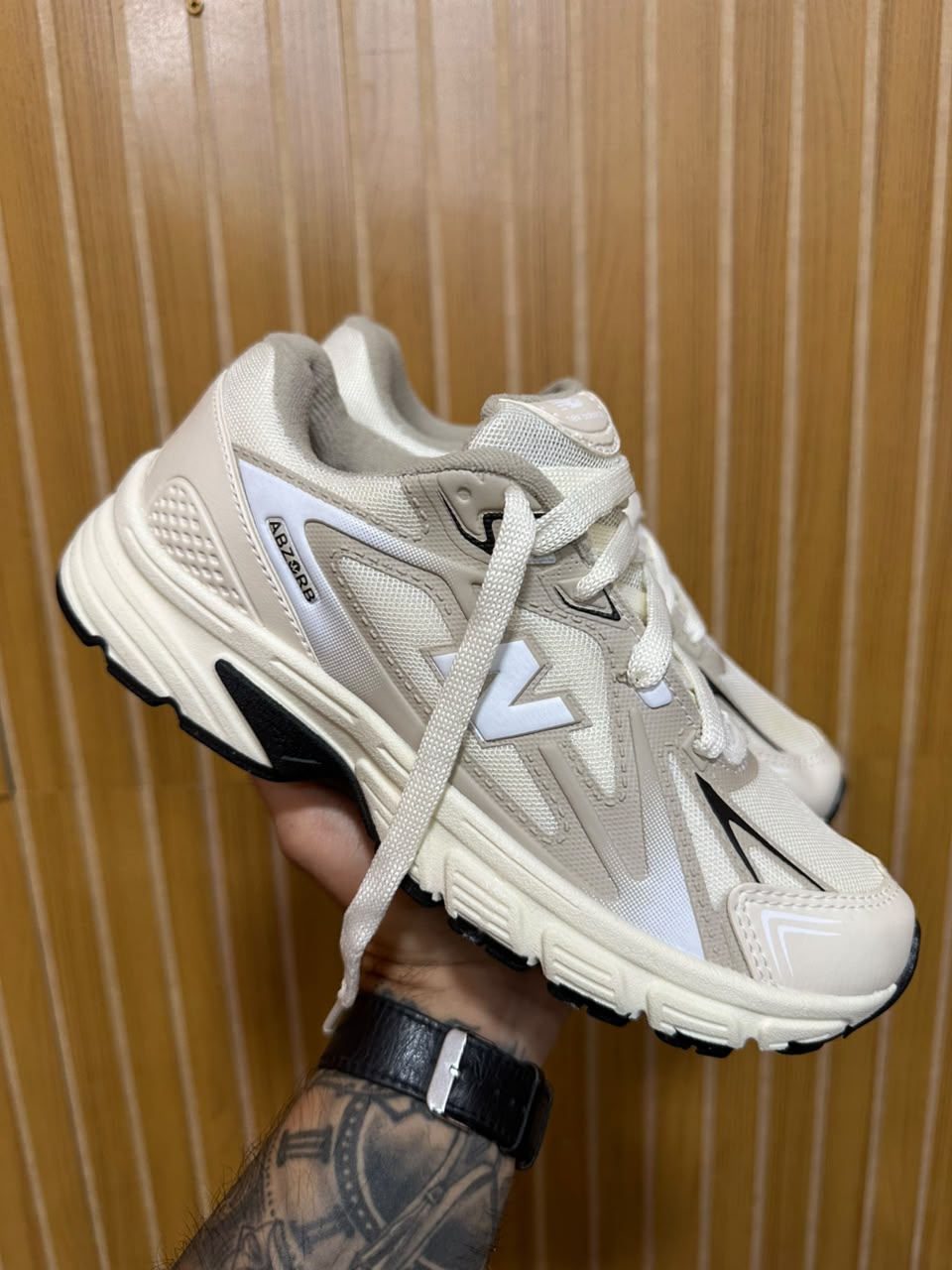 Tênis New Balance 530 Bege/Branco