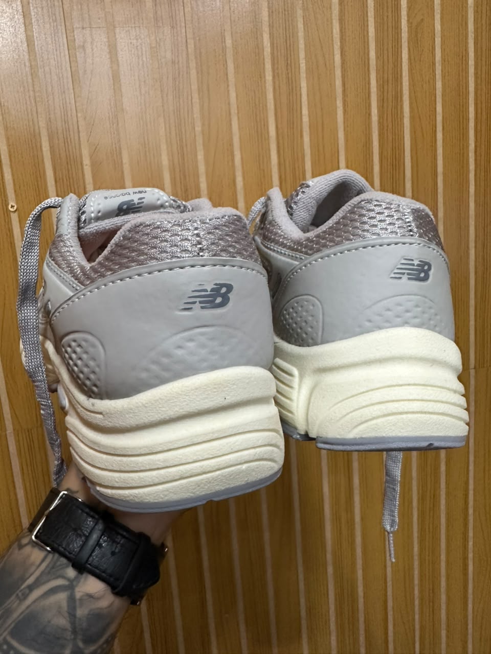 Tênis New Balance 530 Cinza/Branco