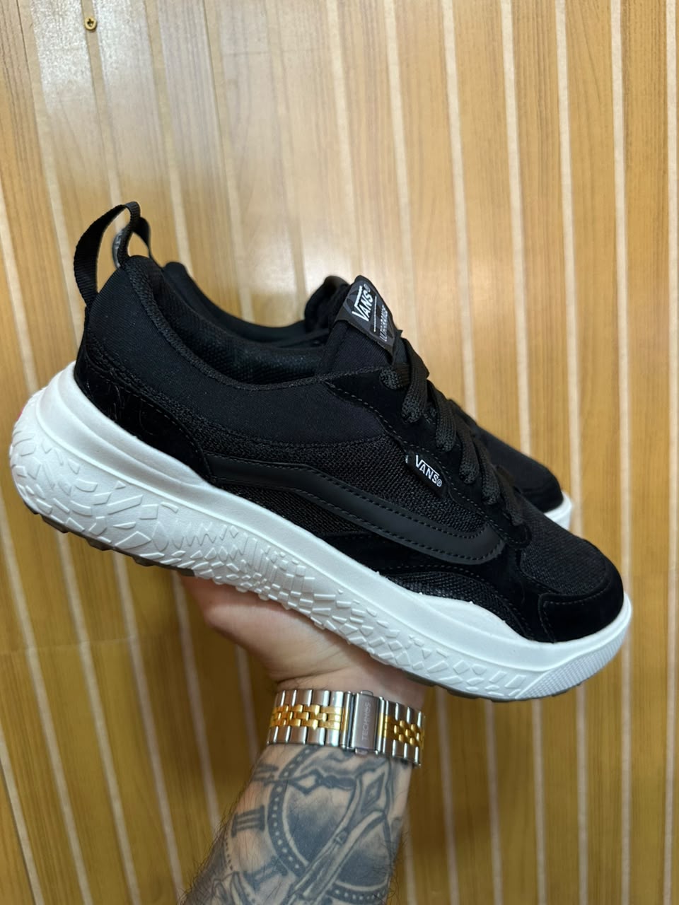 Tênis Vans VR3 Neo Preto/Branco Nacional