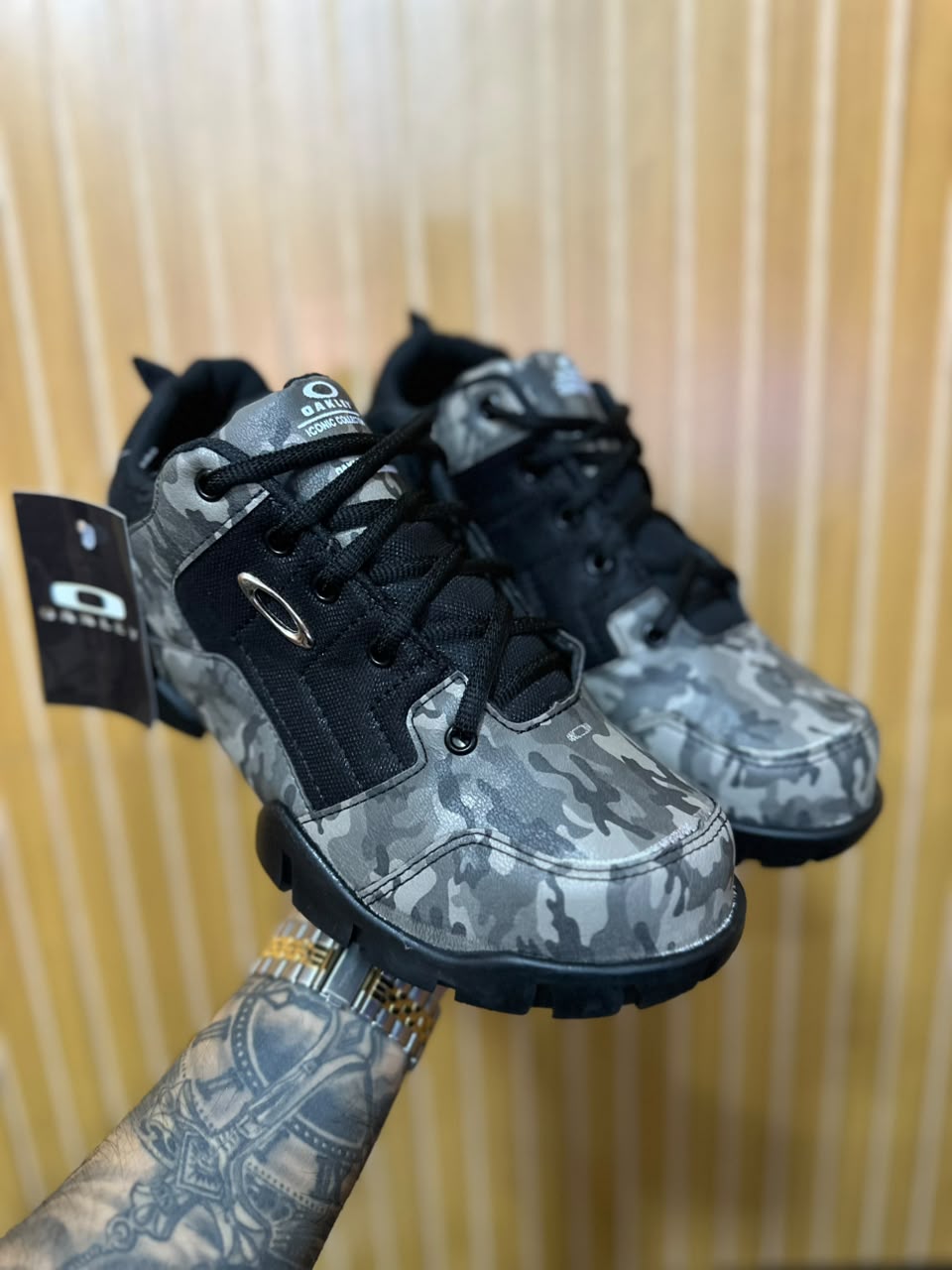 Tênis Botinha Oakley Militar