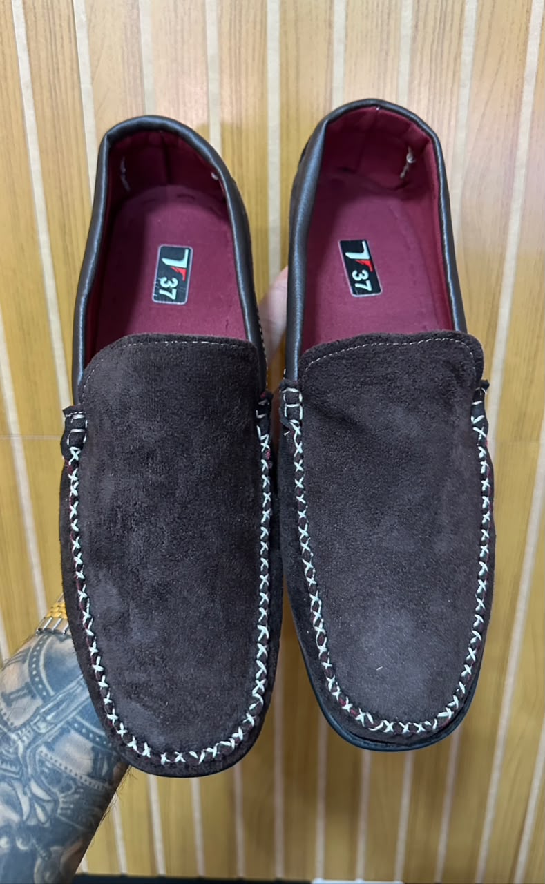 Tênis Sapatênis Mocassim Marrom/Escuro.
