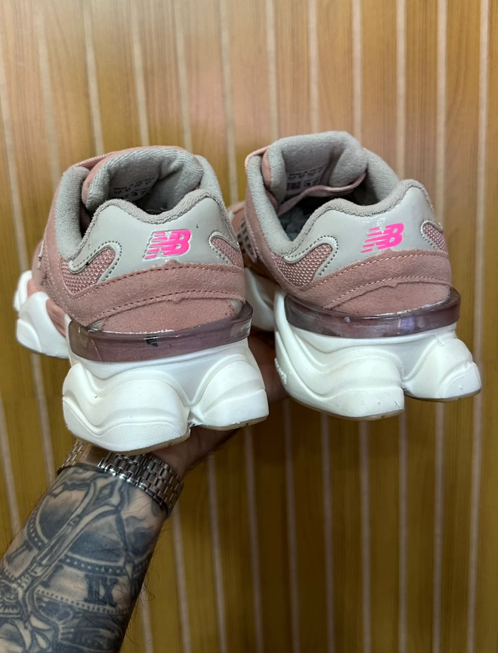 Tênis New Balance 96/60 Rosa no Couro Legítimo Premium.