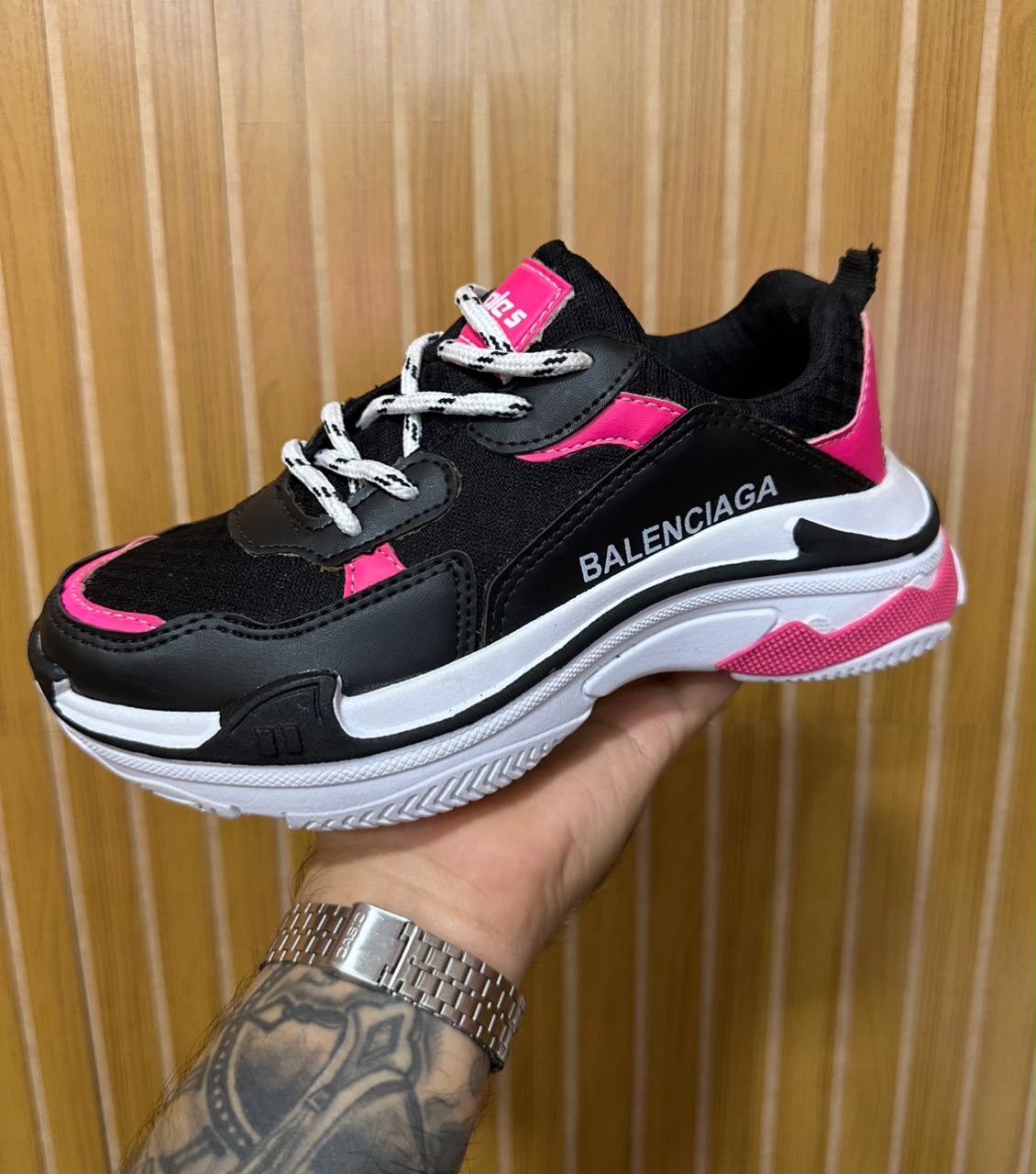 Tênis Balenciaga Preto/Branco/Rosa.