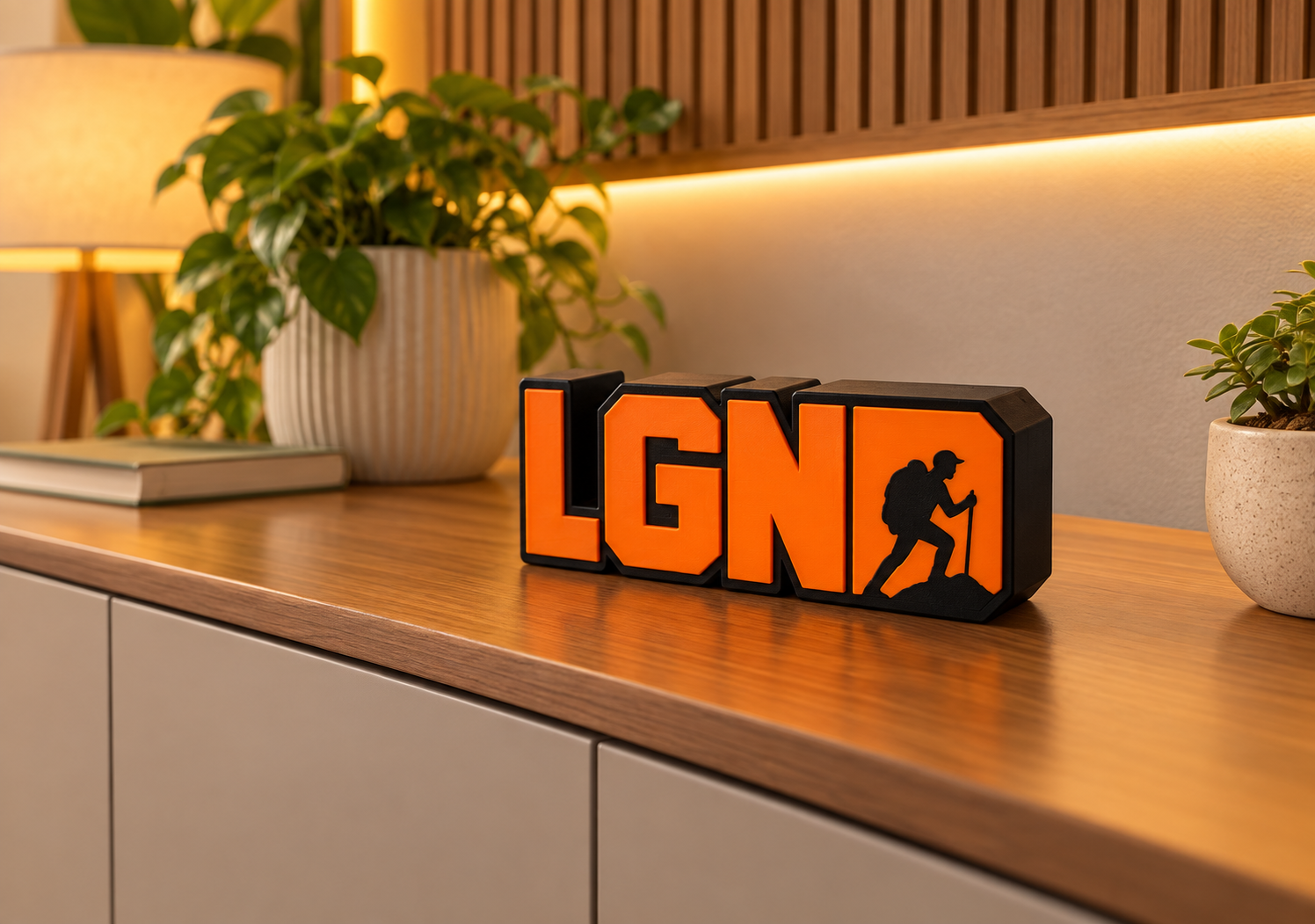 Enfeite de mesa Legendário LGND 3D Decorativo laranja e preto