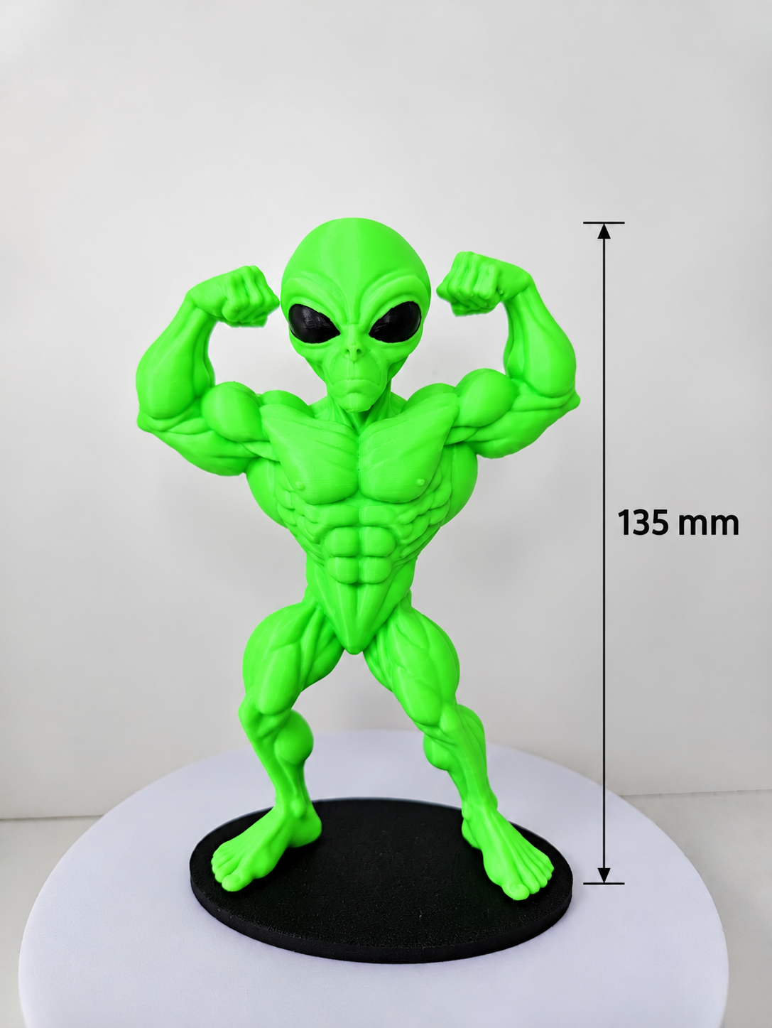Boneco ET Maromba Musculoso academia Verde com Base Decorativa 3D