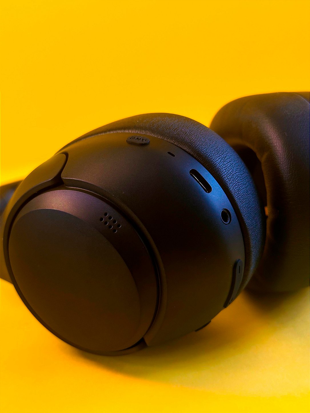 WEARZONE WZ08 | ANC -43 dB | SOM IMERSIVO | BLUETOOTH 5.4 | ATÉ 60 HORAS