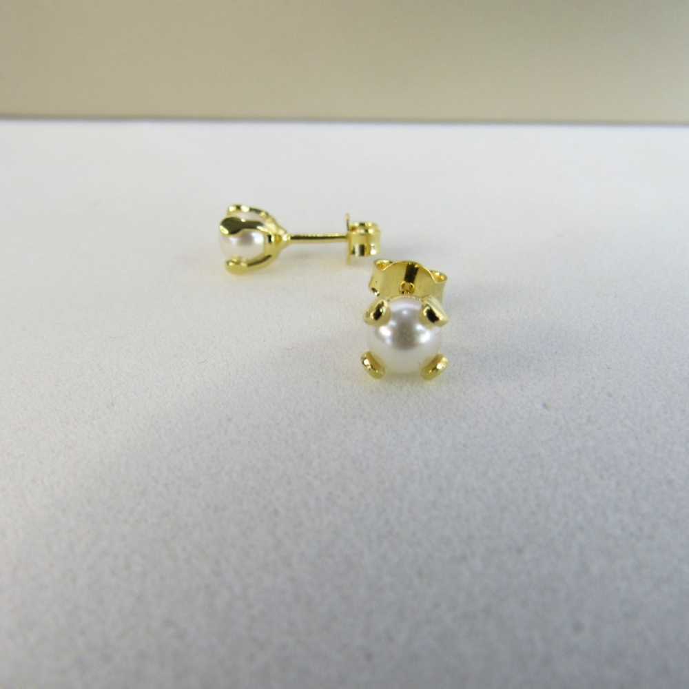 Brinco Pequeno de Pérola Trabalhado Banhado em Ouro 18k