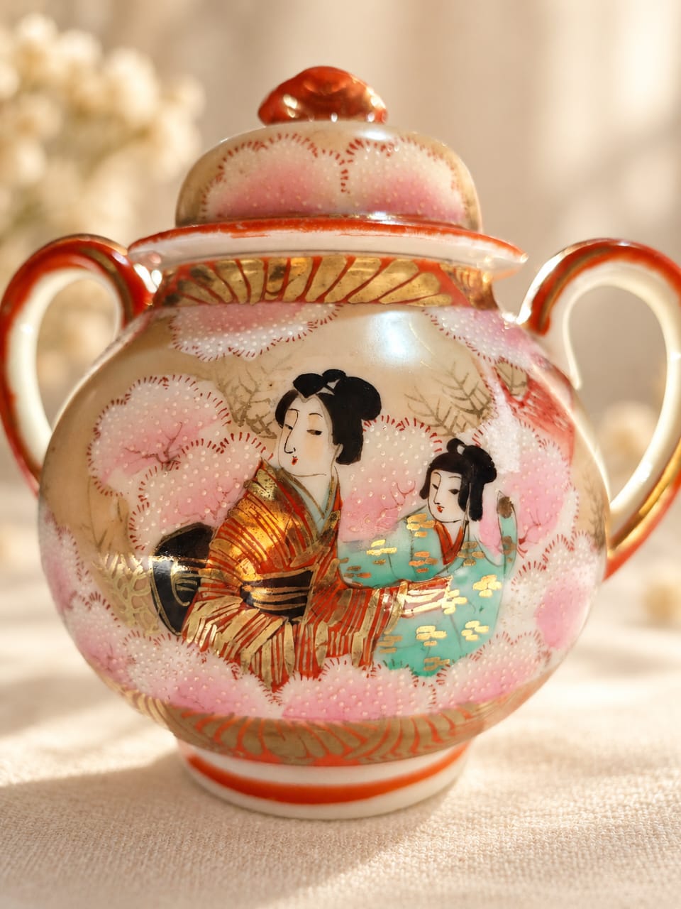 Açucareiro de Porcelana Kutani Assinado