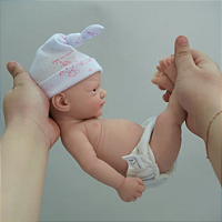 Bebe Reborn Menina Silicone Sólido Recém Nascido - Bebes Reborn e  Brinquedos Inovadores