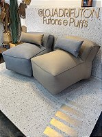 Conjunto Puff M Standard Caqui e Cinza  + 2 Almofadas Cinza e Caqui