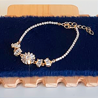 PULSEIRA FLOR COM CRISTAL CRAVEJADO - BANHO OURO 18K