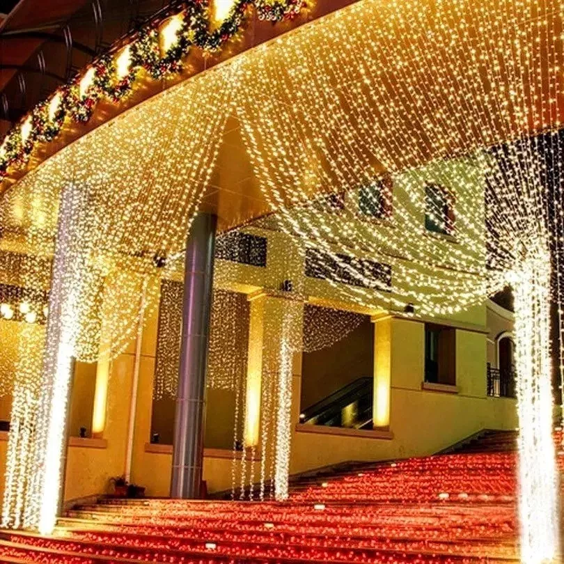 Cortina De Natal 500 LEDS Branco Quente 8 funções 3mx2,5m 127V.