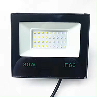 Refletor LED compacto 30W preto SMD 6500K branco frio IP66 bivolt.