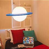 Pendente Saturno Ø53x29cm Polietileno Branco e Azul.