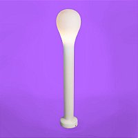 Luminária de Chão Piso Gota Grande Externo 77xØ18cm Polietileno Branco.