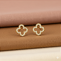 Brinco Trevo de Luz Banhado a Ouro 18K e Zircônia