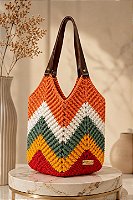 Bolsa de Crochê Colorida com Alças de Couro