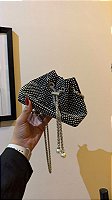 Bolsa bucket preta de strass