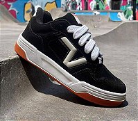 Tênis Vans Upland Preto/Branco Nacional