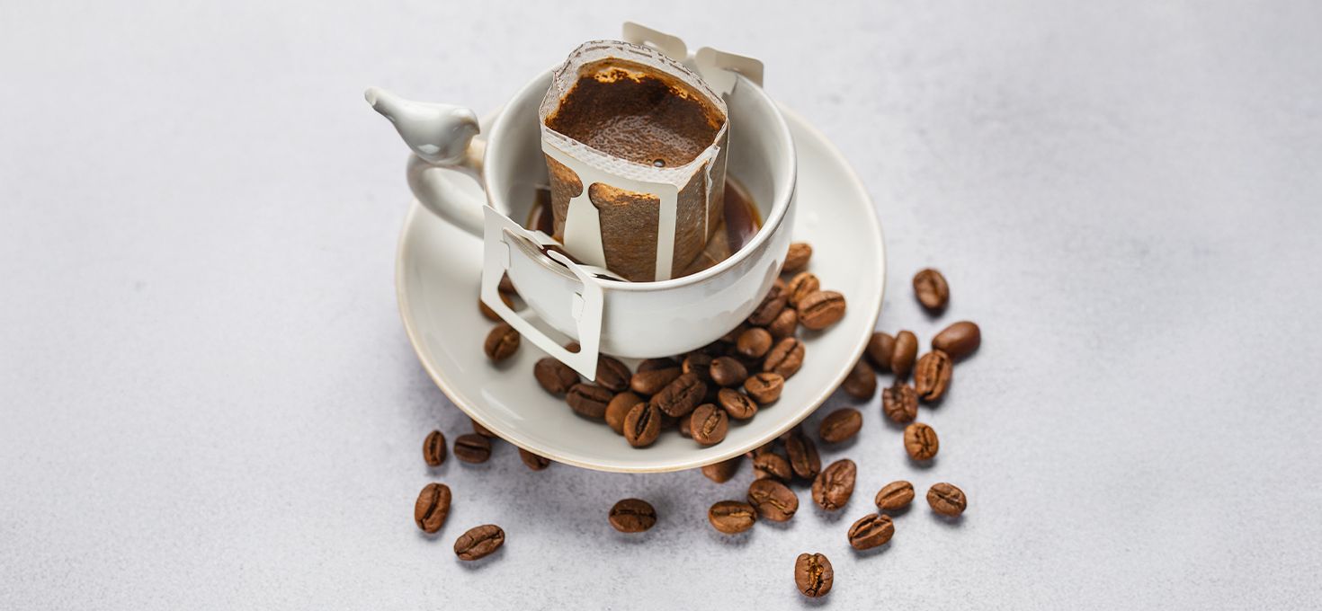 Os cafés torrados mais escuros têm mais cafeína?