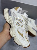 Tênis NB 9060 Off/Dourado