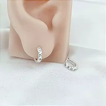 ARGOLA CLICK CRAVAÇÃO INGLESA ZIRCÔNIAS EM CORAÇÃO