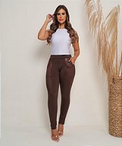Montaria Flanelada Com Detalhe de Cirrê e Bolsos - Marrom