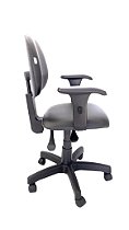 Cadeira Giratória Base em metal modelo Ergonômica Backsystem Assento e Encosto Executivo Espuma Injetada Revestimento em Corino Liso cor Preto