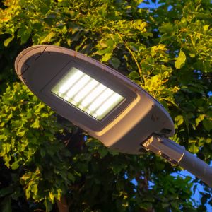 Lâmpada LED Alta Potência 50w 6500K Bivolt | Iluminação Eficiente - Rlux  Iluminação Ltda