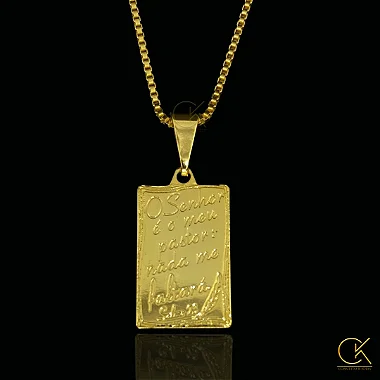 Pingente Placa O Senhor é Meu Pastor e Nada me Faltará – 2,0 X 1,2 CM – Banhado a Ouro 18K; conceitokjoias.com