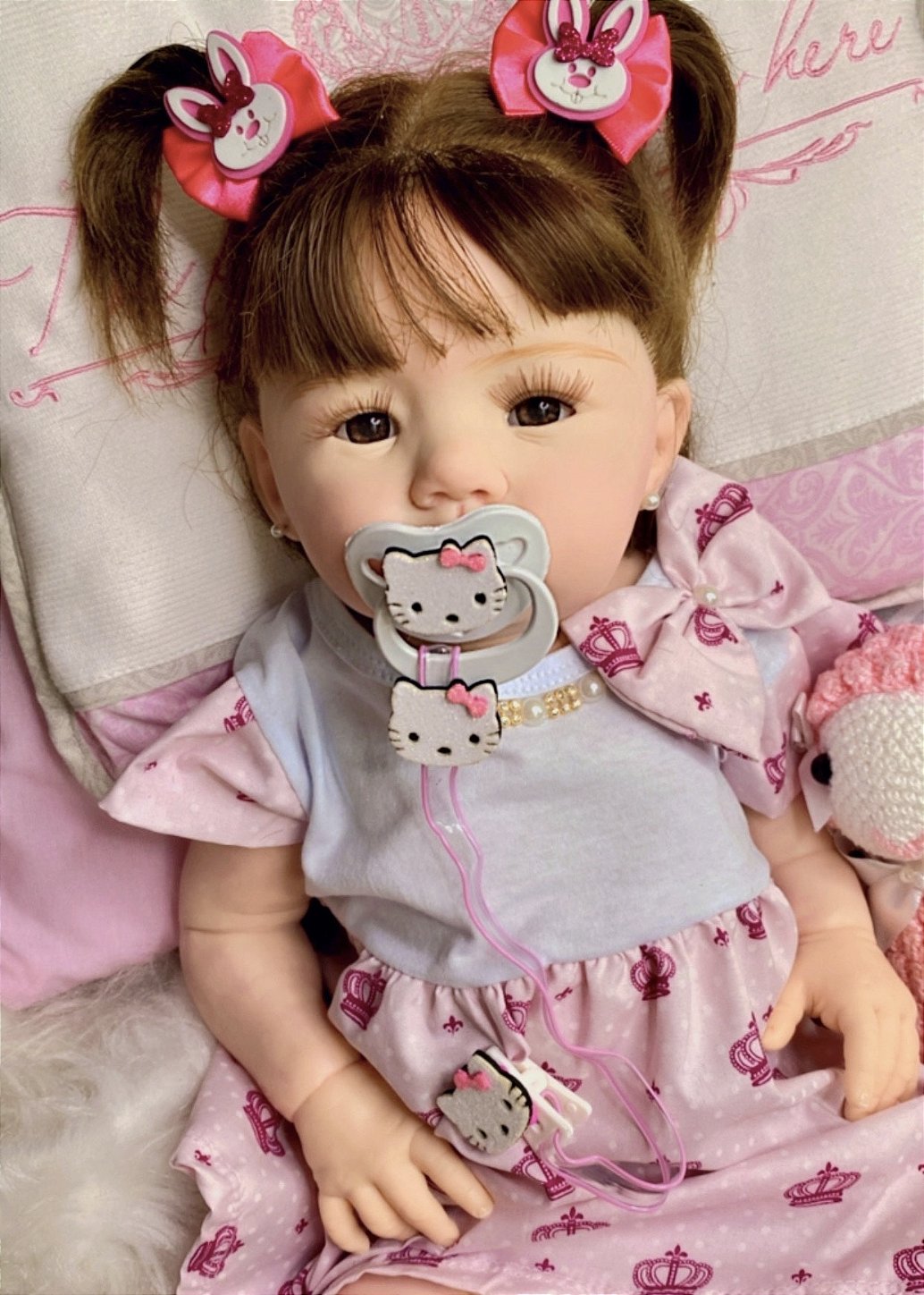 BEBÊ REBORN MEGA REALISTA KITTY TODA MIMOSA EM SILICONE COM KIT DE ROUPINHAS  - Maternidade Mundo Baby Reborn