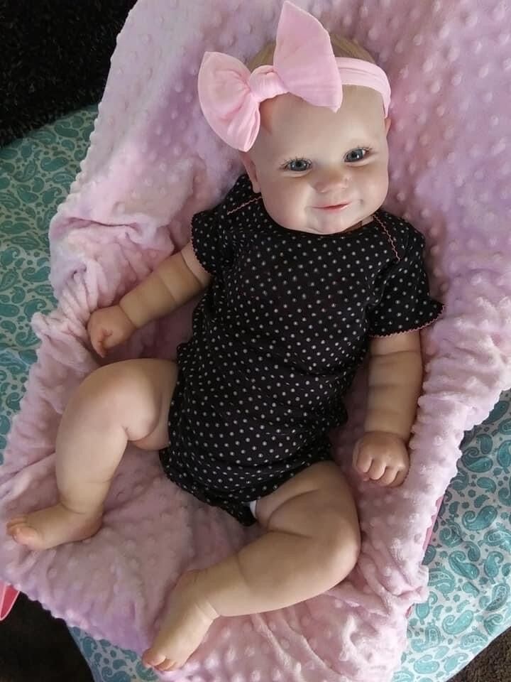 BEBÊ REBORN MENINA TODA EM SILICONE CHICLETINHA MEGA REALISTA - Maternidade  Mundo Baby Reborn