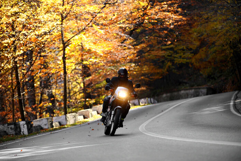 Manobras com motos podem se tornar prática esportiva em Curitiba 