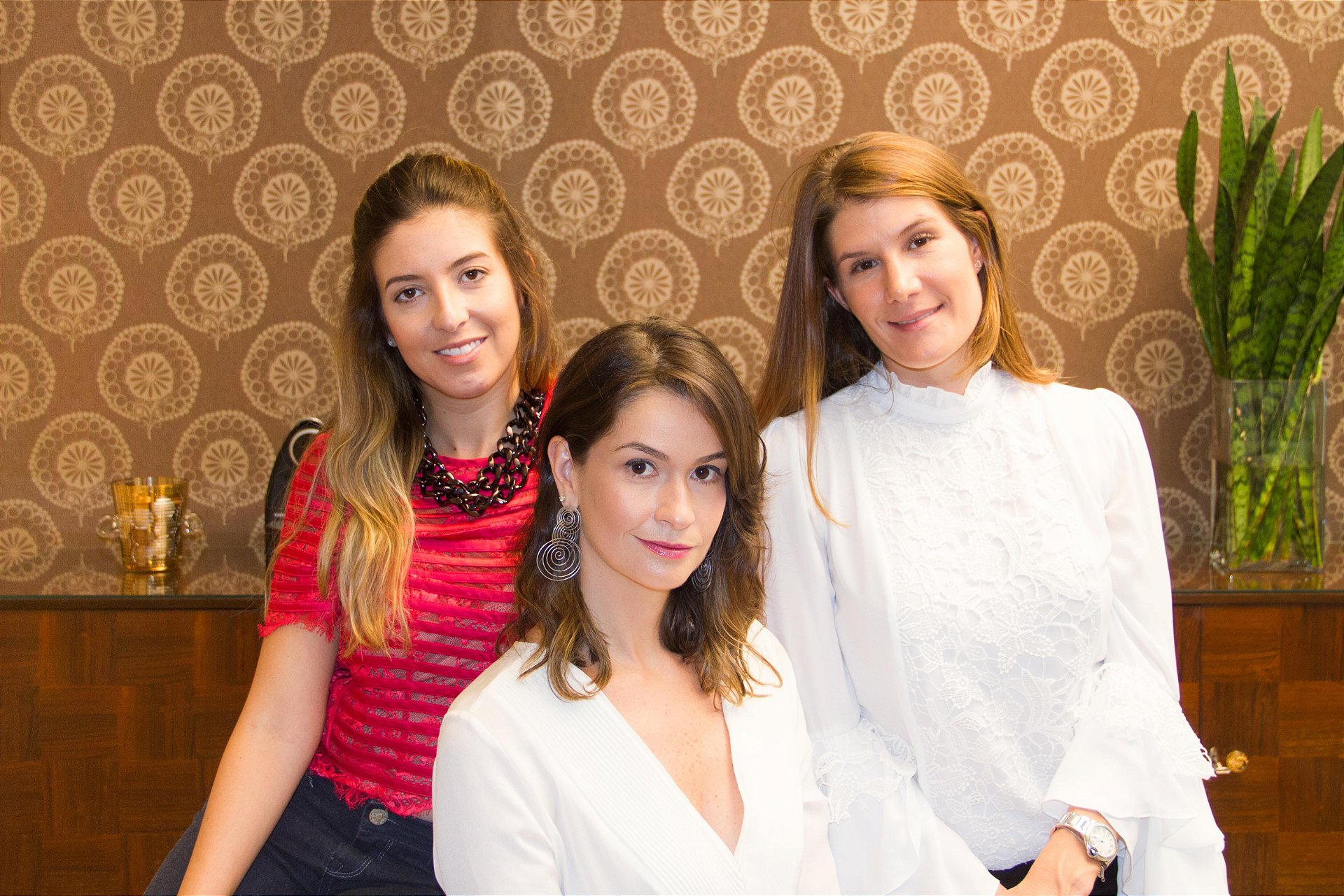 Renada Procópio(esq), Carolina Botti (cen), Angélica Duarte(dir)