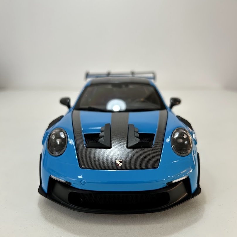 Miniatura carro Porsche 911 GT3 RS 2024 azul 1/18 - AutoMOTIVO Store