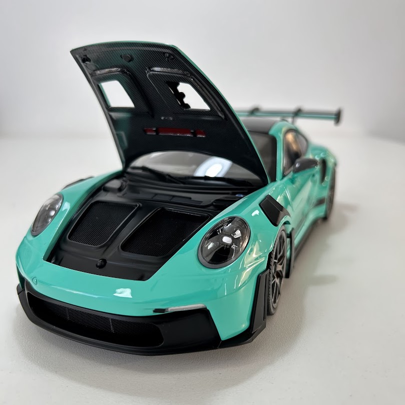 Miniatura carro Porsche 911 GT3 RS 2024 turquesa 1/18 - AutoMOTIVO