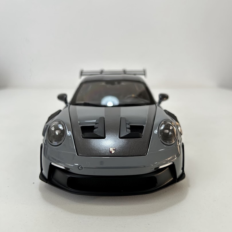 Miniatura carro Porsche 911 GT3 RS 2024 cinza 1/18 - AutoMOTIVO Store