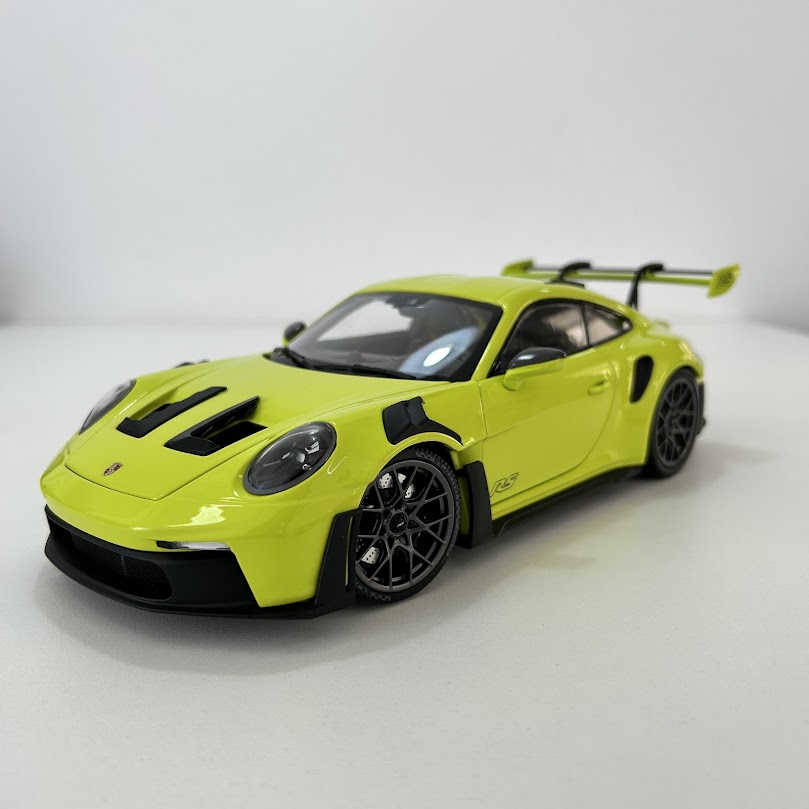 Miniatura carro Porsche 911 GT3 RS 2024 neon 1/18 - AutoMOTIVO Store