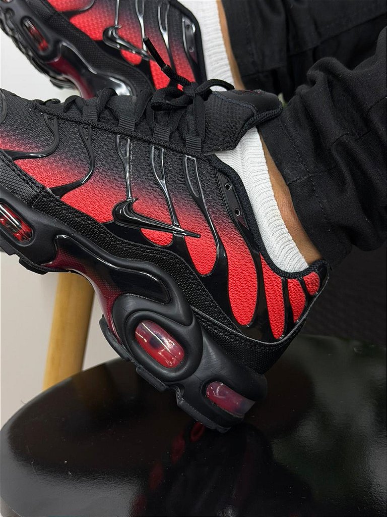 Nike Air Max Plus Preto com Vermelho DM0032-021 - Granfino Store