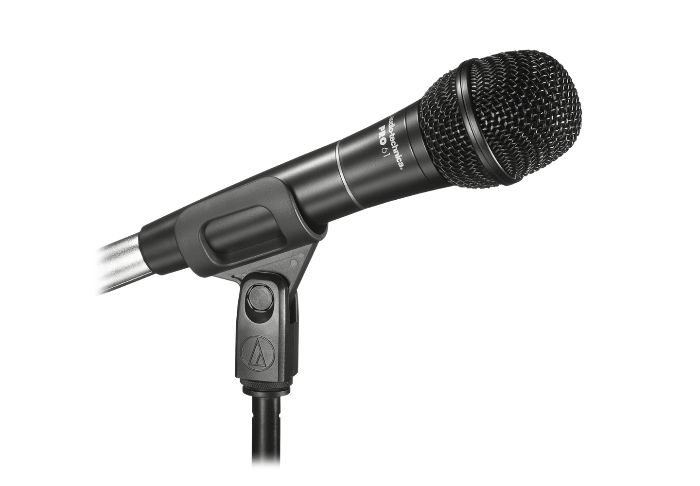 Vocalista em uma performance intensa com o microfone PRO61