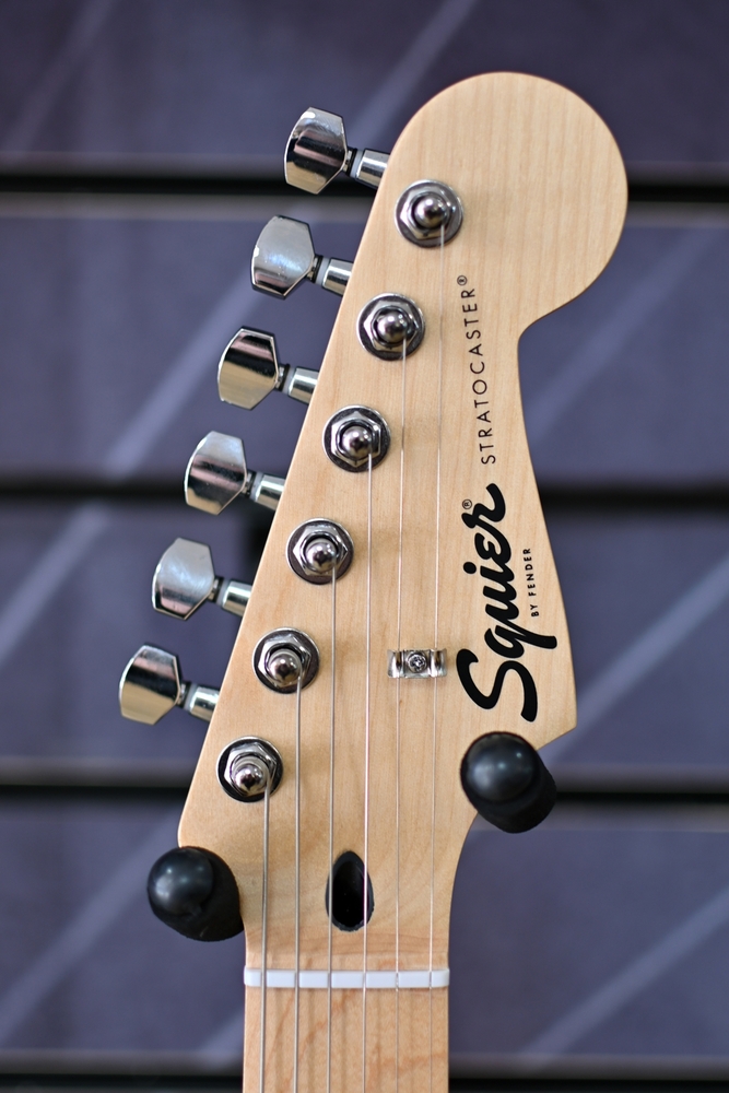 Kit Guitarra Fender Squier Sonic Stratocaster SSS 2T Sunburst