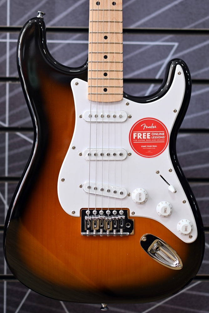 Kit Guitarra Fender Squier Sonic Stratocaster SSS 2T Sunburst