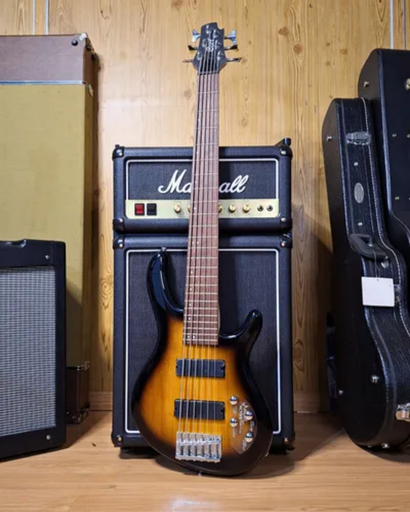 Contrabaixo 6 Cordas Ativo Cort Action Bass VI Plus 2TS com Captadores Soapbar e EQ Ativo de 2 Bandas