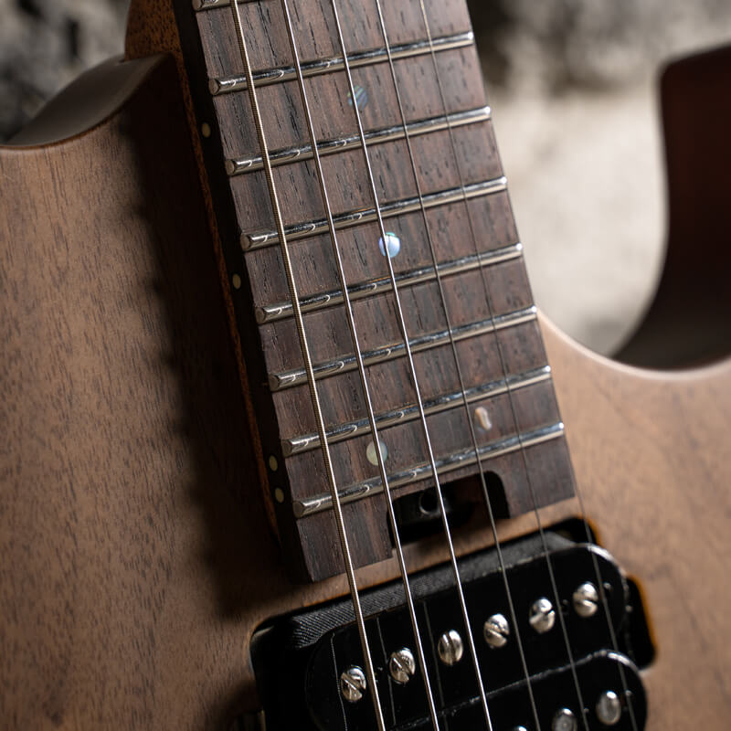 Guitarra Cort G300 Raw Natural Satin com Captadores Seymour Duncan