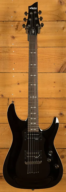 Guitarra Schecter Omen-6 BLK Gloss Black com Diamond Plus e Tune-O