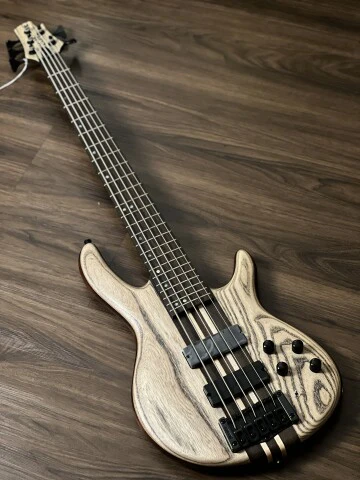 Contrabaixo Cort A5 Ultra Ash ENB Etched Natural Black 5 Cordas Ativo com Captadores Fishman Fluence e Bag